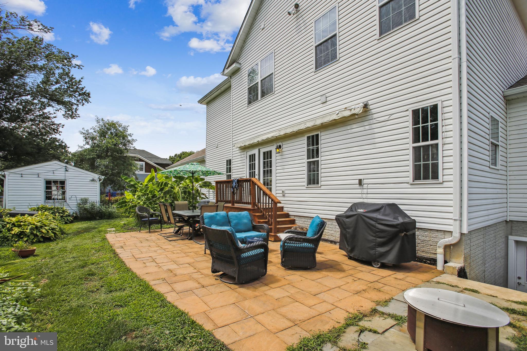 1201 Alden Road Alexandria, VA 22308 - Photo 9 of 47 Patio with awning