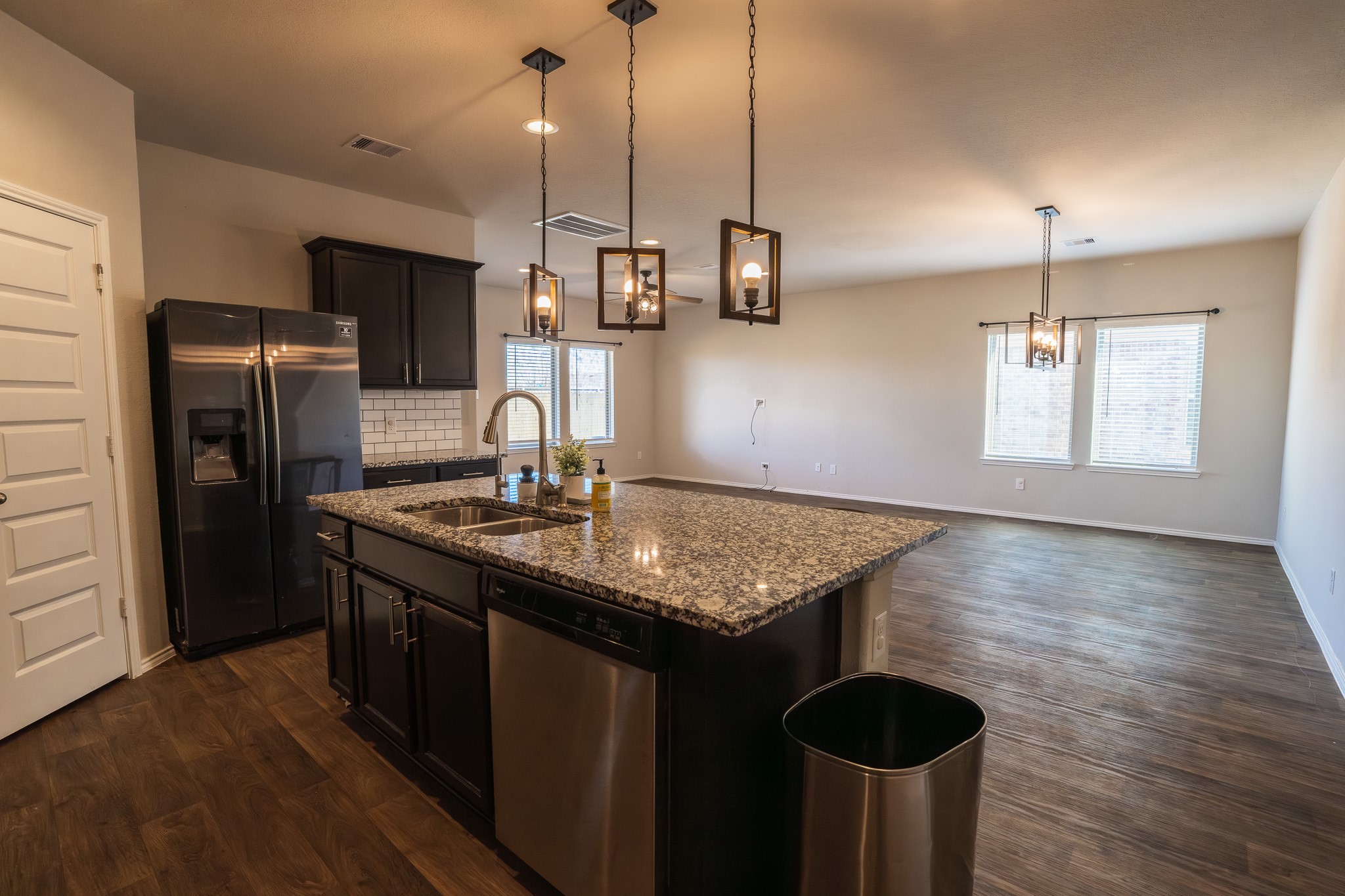 939 Petunia Falls Lane Rosharon, TX 77583 - Photo 8 of 25