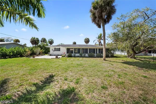 $1,750 | 1039 El Mar Avenue, Fort Myers, FL 33919