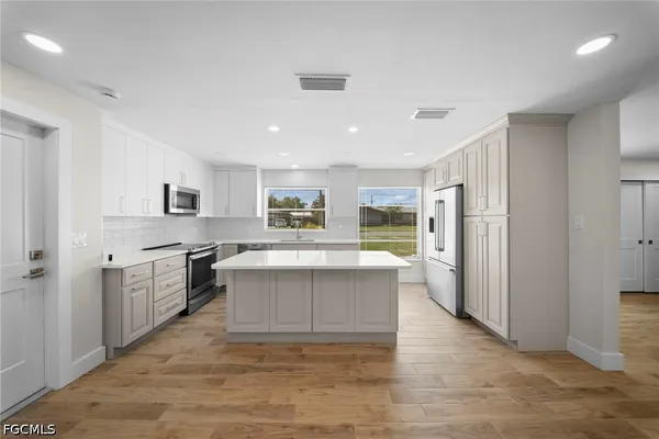 $1,750 | 1039 El Mar Avenue, Fort Myers, FL 33919