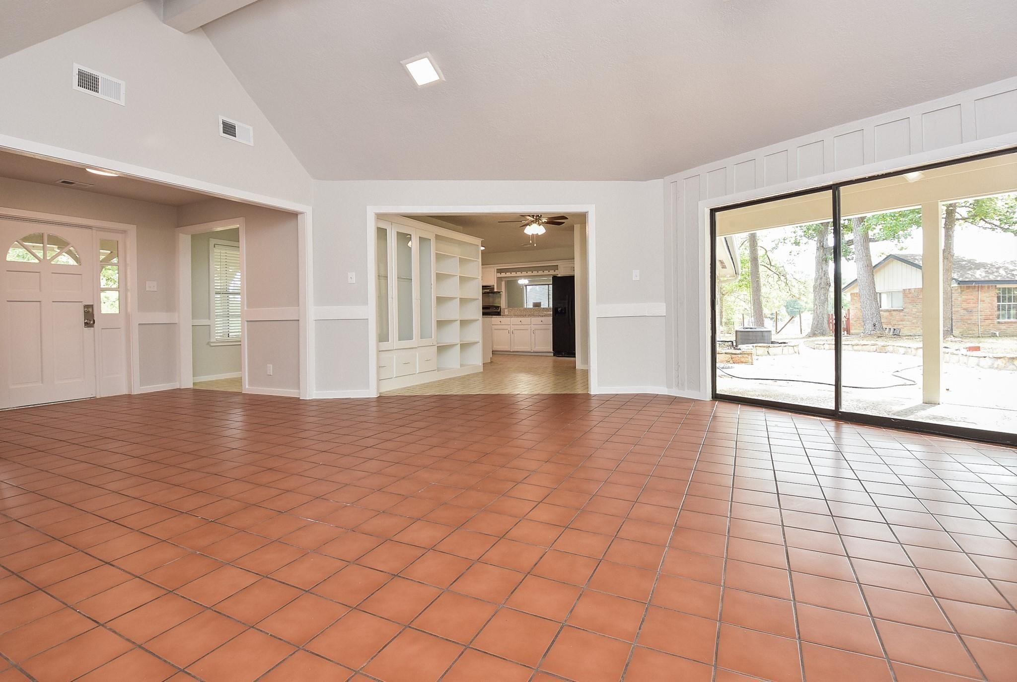 12713 Roy Harris Loop Conroe, TX 77306 - Photo 18 of 41