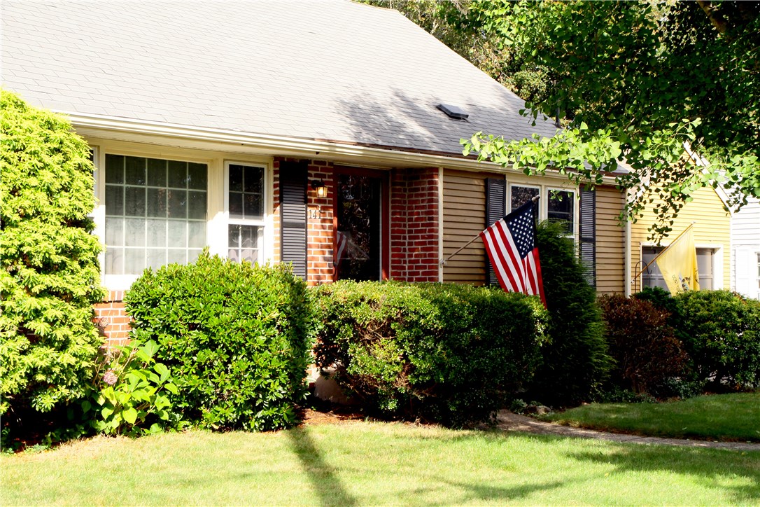 141 Progress Street Lincoln, RI 02865 - Photo 4 of 31 Gallery Image 4