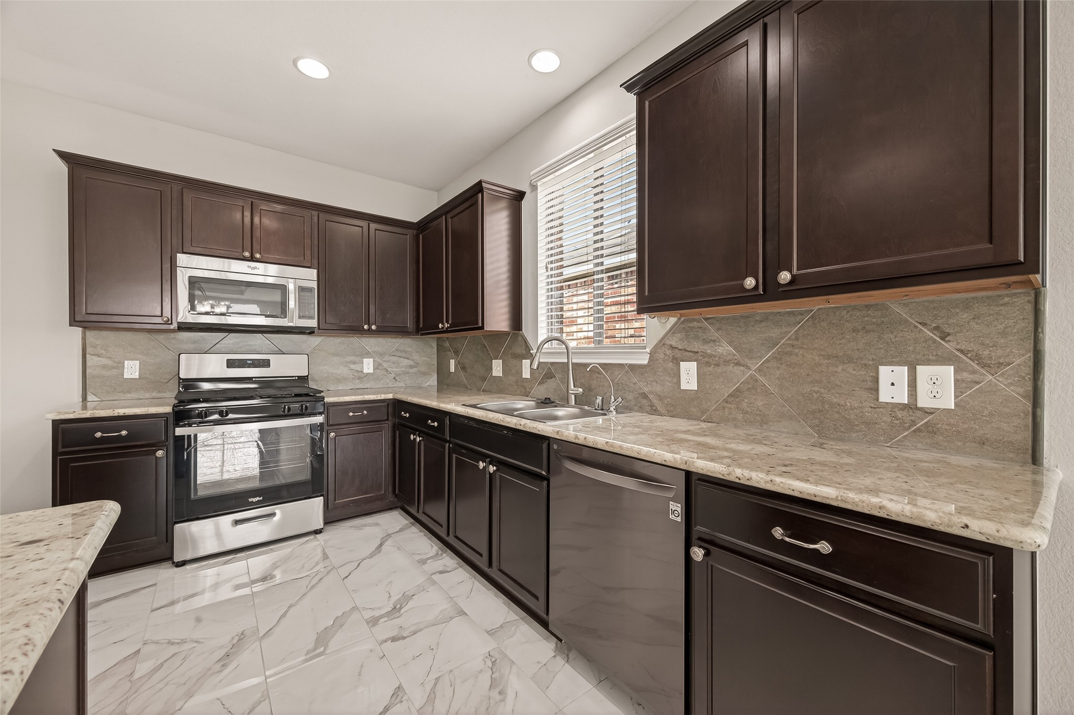 8110 Running Brook Lane Rosenberg, TX 77469 - Photo 19 of 30