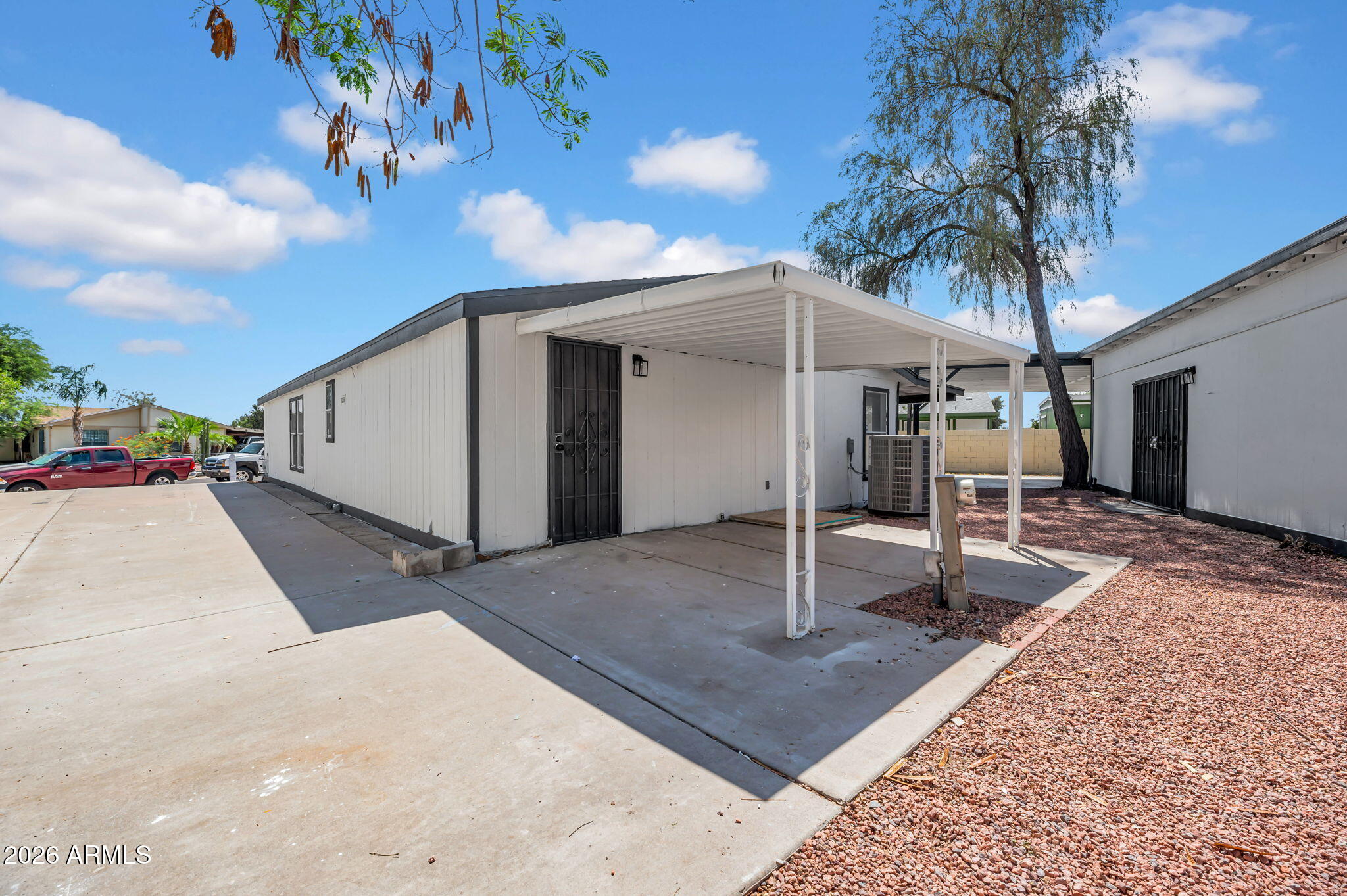 322 East Wagoner Road Phoenix, AZ 85022 - Photo 25 of 27 21-web-or-mls-322 E Wagoner Rd-21