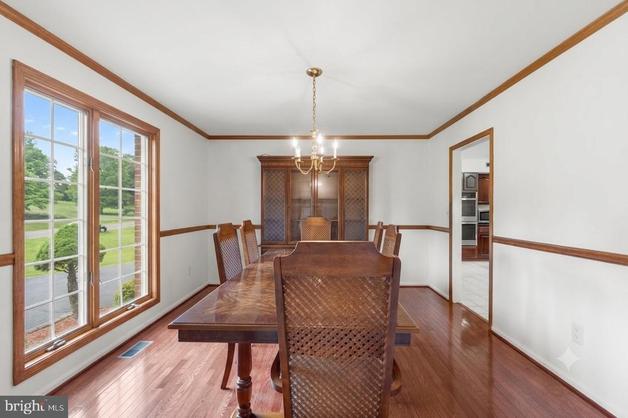 10035 Reed Lane Ellicott City, MD 21042 - Photo 4 of 47