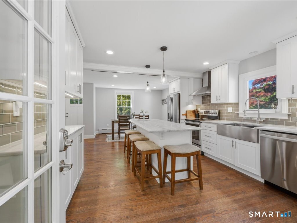 131 Oronoque Road Milford, CT 06461 - Photo 17 of 40