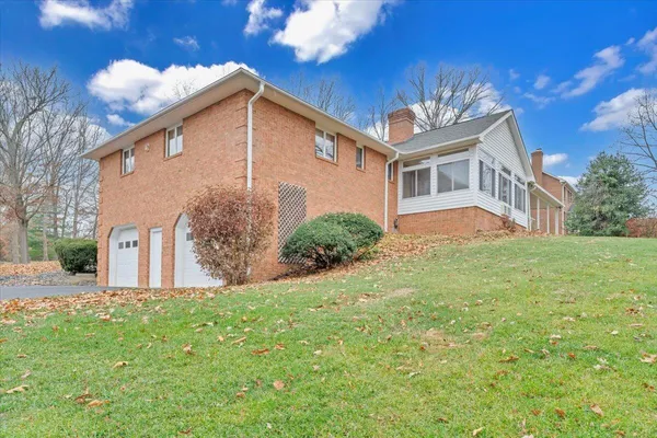 $485,000 | 290 Patricia Lane Southeast, Christiansburg, VA 24073