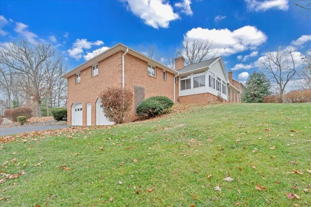 $489,000 | 290 Patricia Lane Southeast, Christiansburg, VA 24073