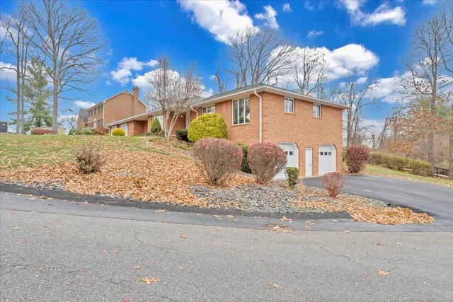 $489,000 | 290 Patricia Lane Southeast, Christiansburg, VA 24073