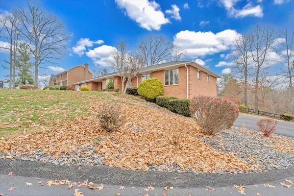 $485,000 | 290 Patricia Lane Southeast, Christiansburg, VA 24073