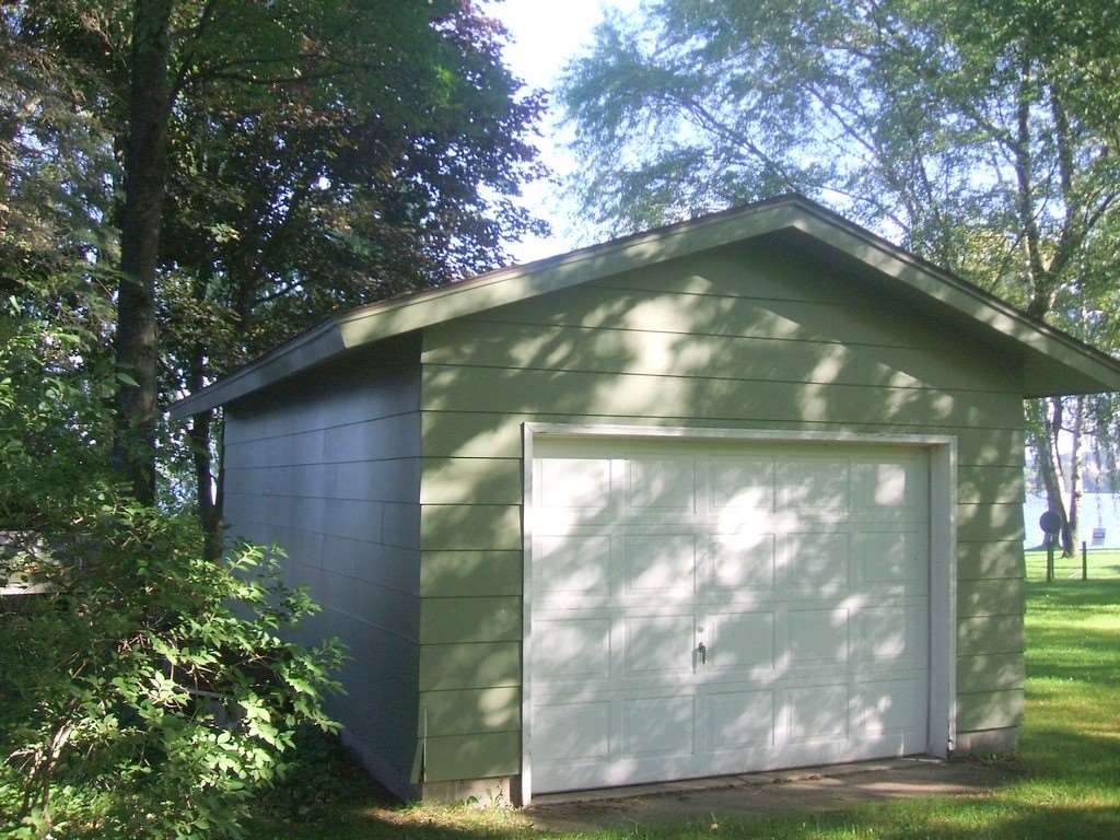 640 Holly Road Cadillac, MI 49601 - Photo 2 of 15 1793259-1.JPG
