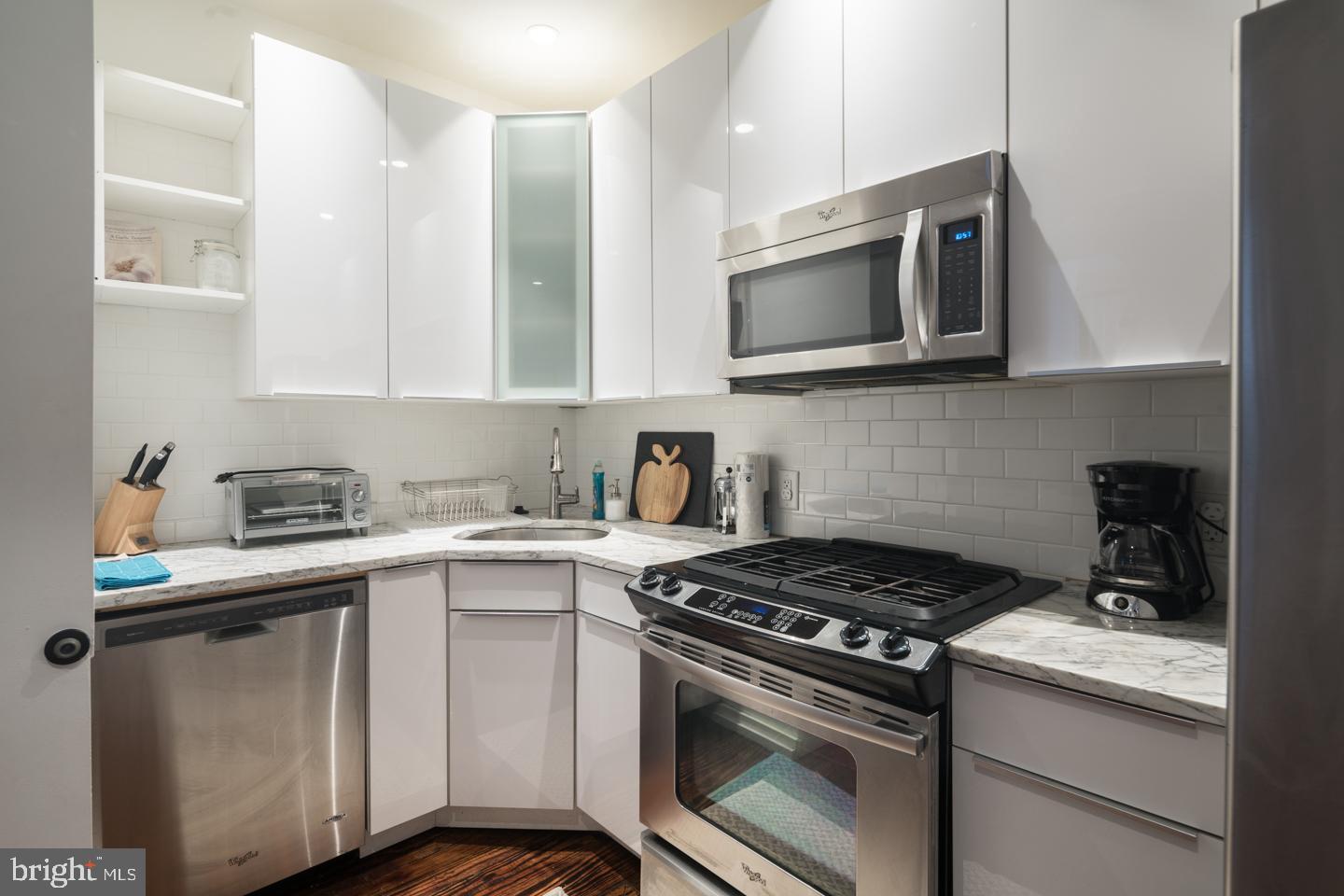 126 North 3rd Street, Unit 1 Philadelphia, PA 19106 - Photo 4 of 18