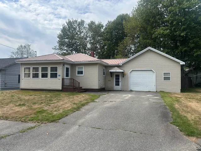 $160,000 | 86 Ohio Street, Millinocket, ME 04462