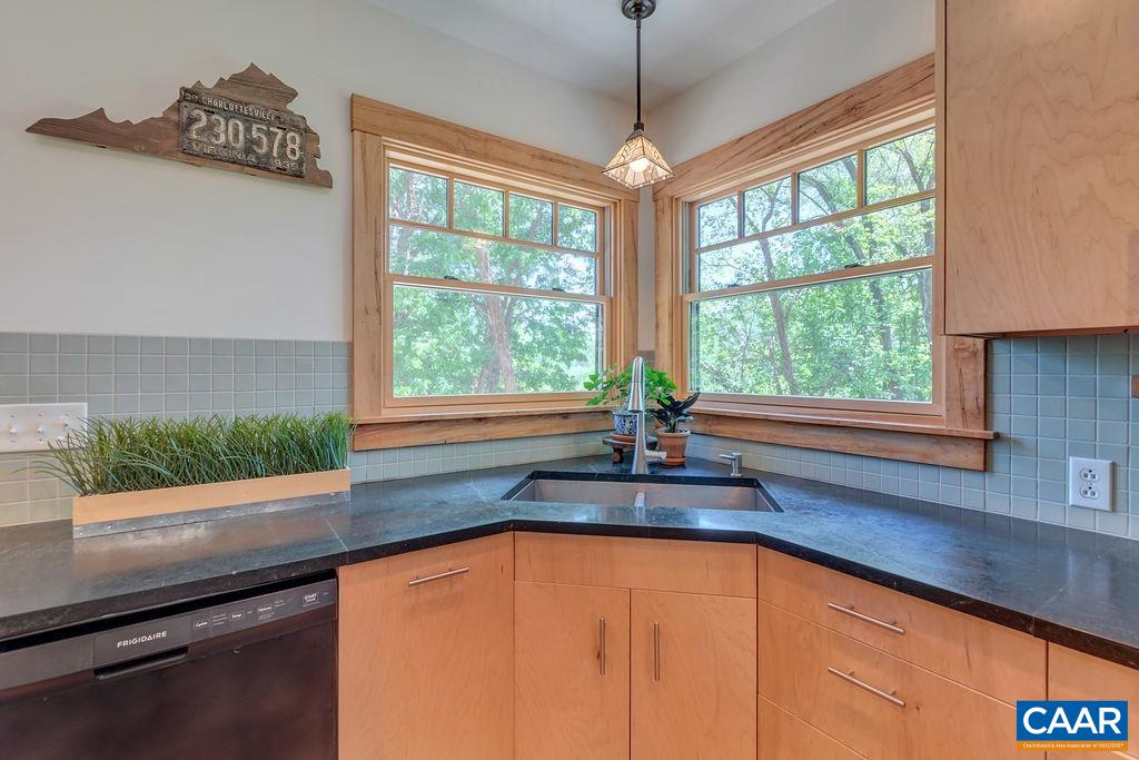 1506 Monticello Road Charlottesville, VA 22902 - Photo 4 of 58 Gallery Image 4