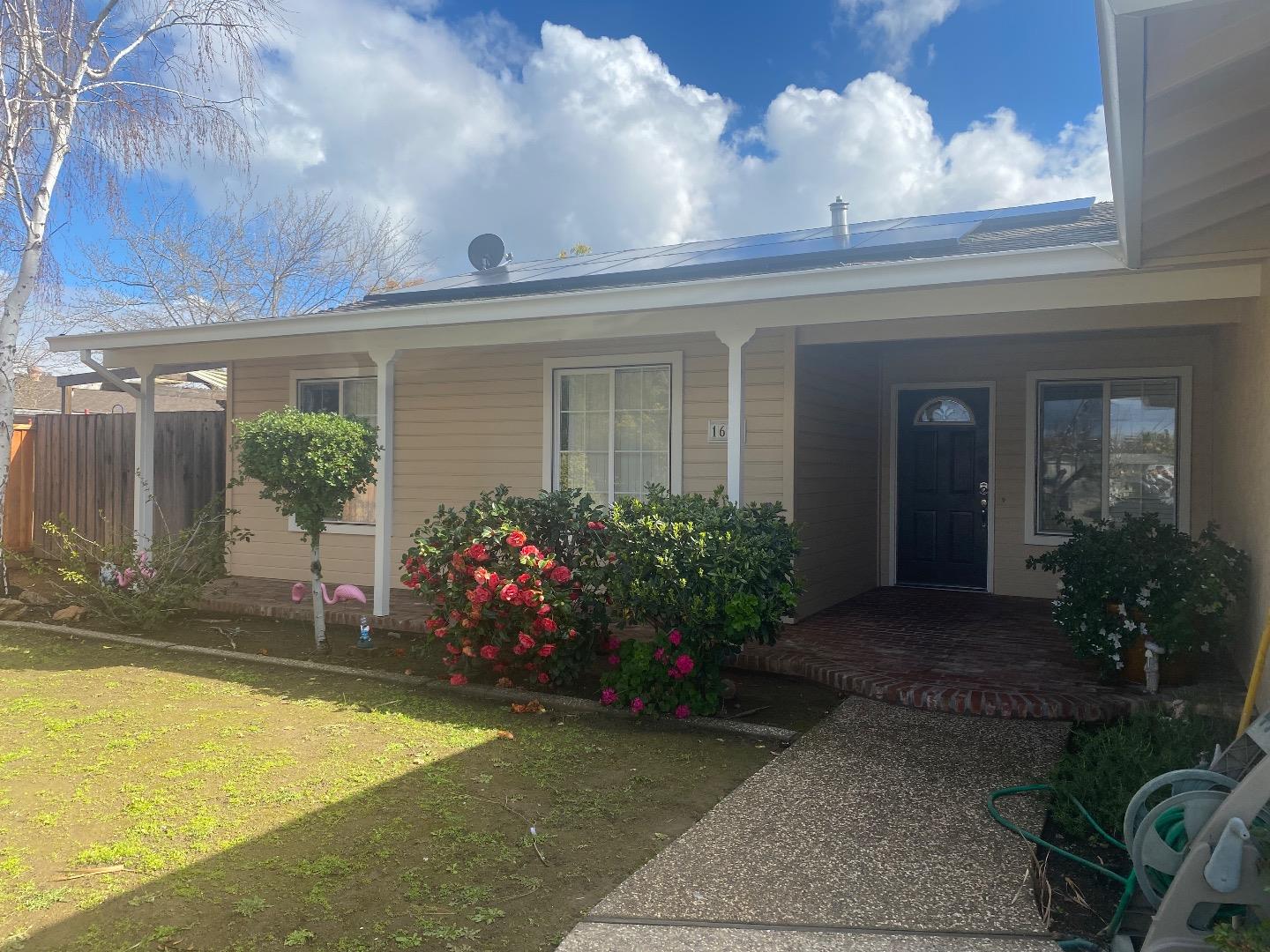 1672 Merrill Loop San Jose, CA 95124 - Photo 7 of 10 a view of a house with potted plants