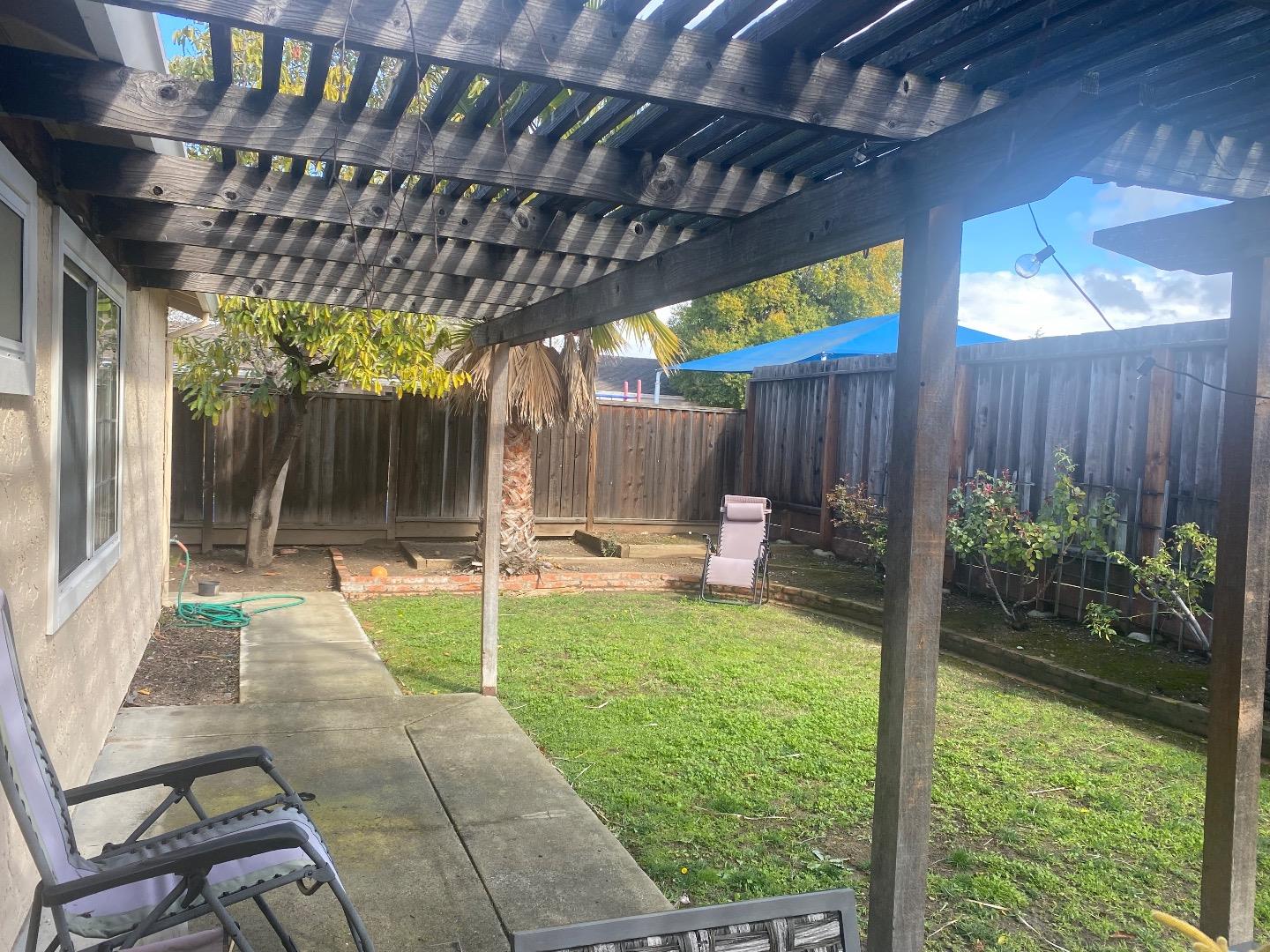 1672 Merrill Loop San Jose, CA 95124 - Photo 9 of 10 a view of swimming pool with a patio
