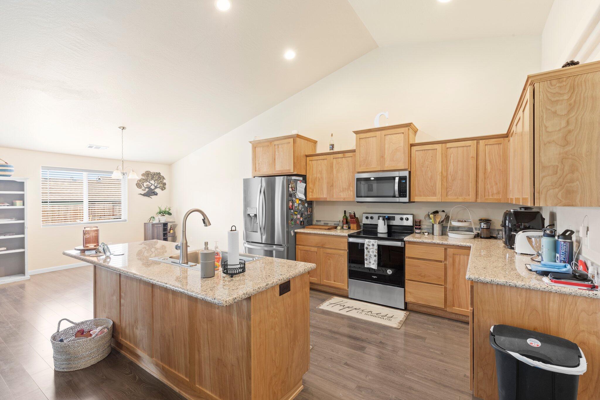 1042 Arch Court Grants Pass, OR 97527 - Photo 12 of 29 12-web-or-mls-WCIL0064