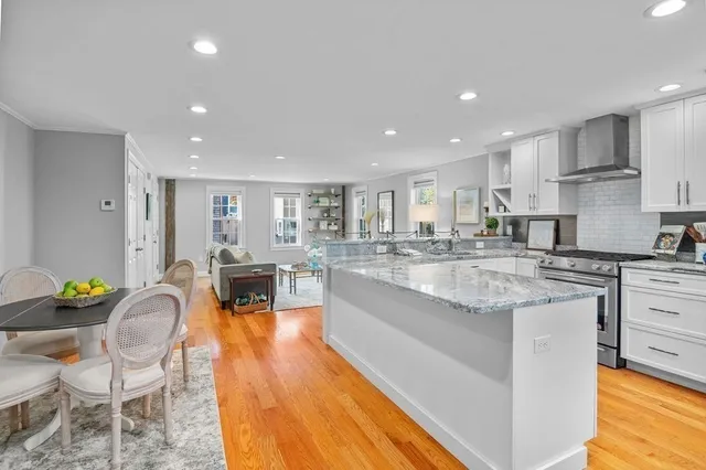 $999,900 | 27 Warren Street, Unit 1, Newburyport, MA 01950