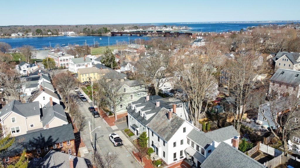 27 Warren Street, Unit 1 Newburyport, MA 01950 - Photo 4 of 32 a view of a city