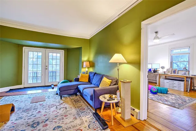 $2,100 | 130 Norwood Avenue, Unit 2, Cranston, RI 02905