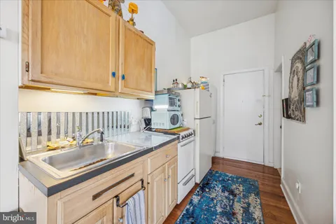 $1,295,000 | 142 North 21st Street, Philadelphia, PA 19103