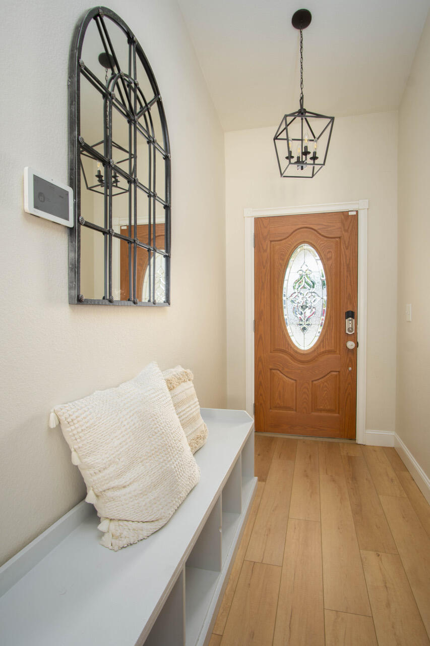 421 Katelyn Court Exeter, CA 93221 - Photo 3 of 21 DSC01305-Edit