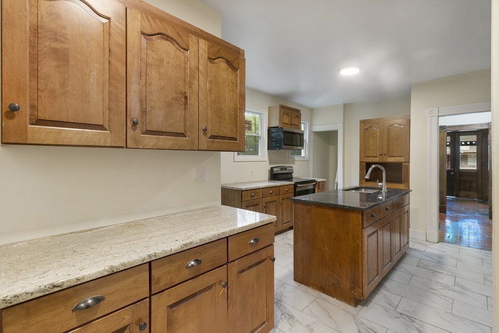 22 Wellesley Street Springfield, MA 01109 - Photo 11 of 29 Gallery Image 11