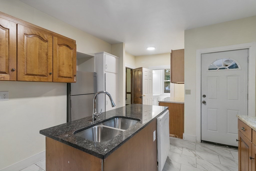 22 Wellesley Street Springfield, MA 01109 - Photo 12 of 29 Gallery Image 12