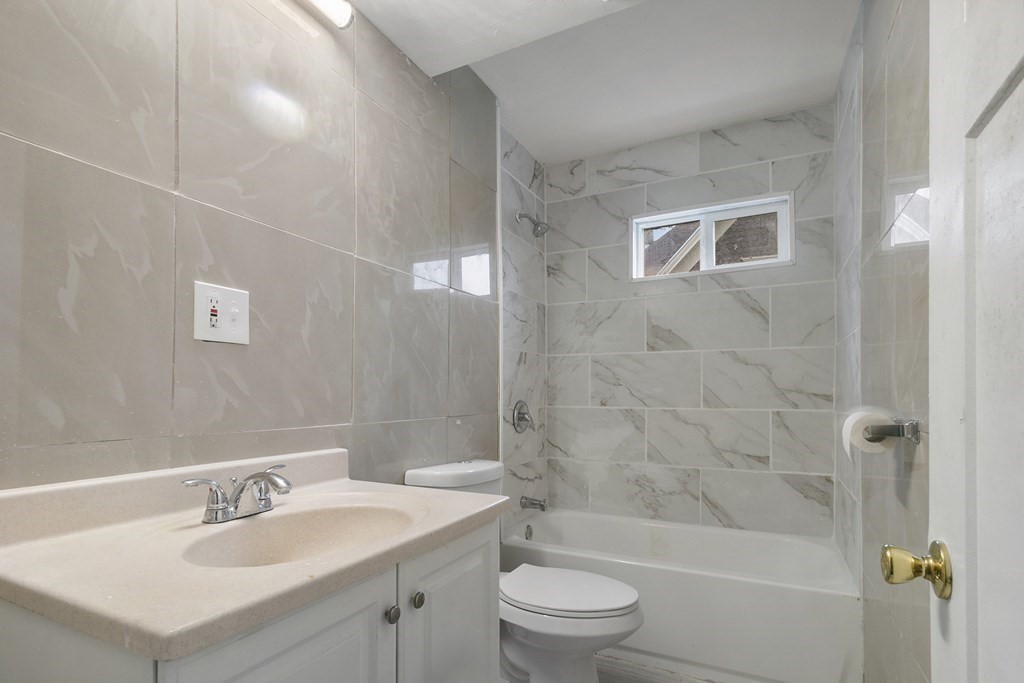 22 Wellesley Street Springfield, MA 01109 - Photo 19 of 29 Gallery Image 19