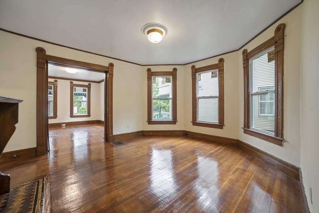 22 Wellesley Street Springfield, MA 01109 - Photo 4 of 29 Gallery Image 4