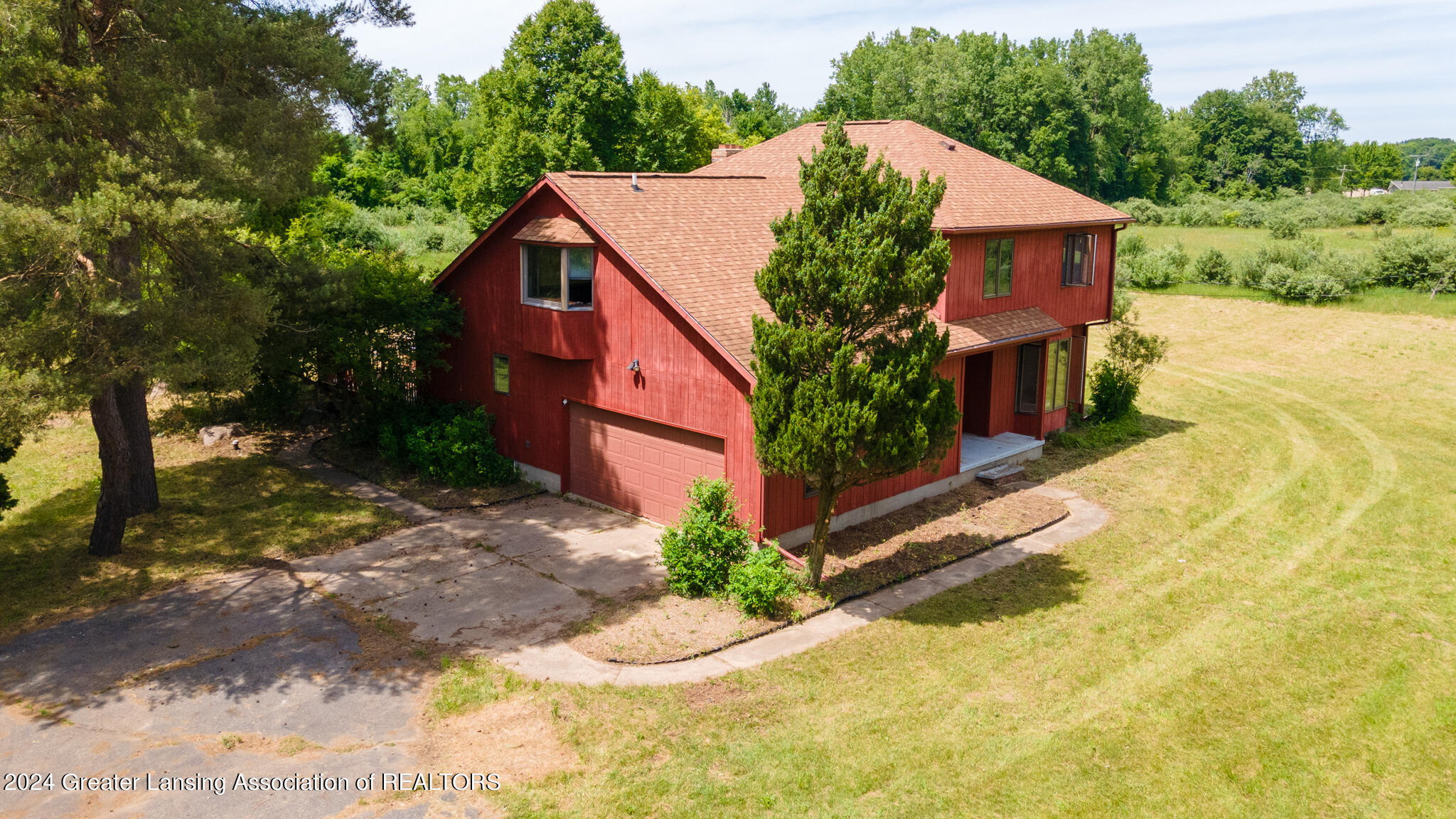 5510 Meridian Road Haslett, MI 48840 - Photo 2 of 93 5510_Meridian_BROCK-33