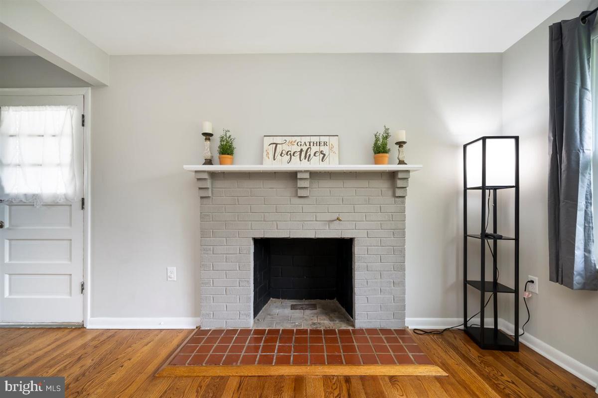 5239 Reels Mill Road Frederick, MD 21704 - Photo 14 of 24 Fireplace with mantle feels like home.