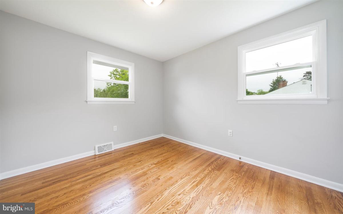 5239 Reels Mill Road Frederick, MD 21704 - Photo 17 of 24 Bedroom 2 - nice hardwoods