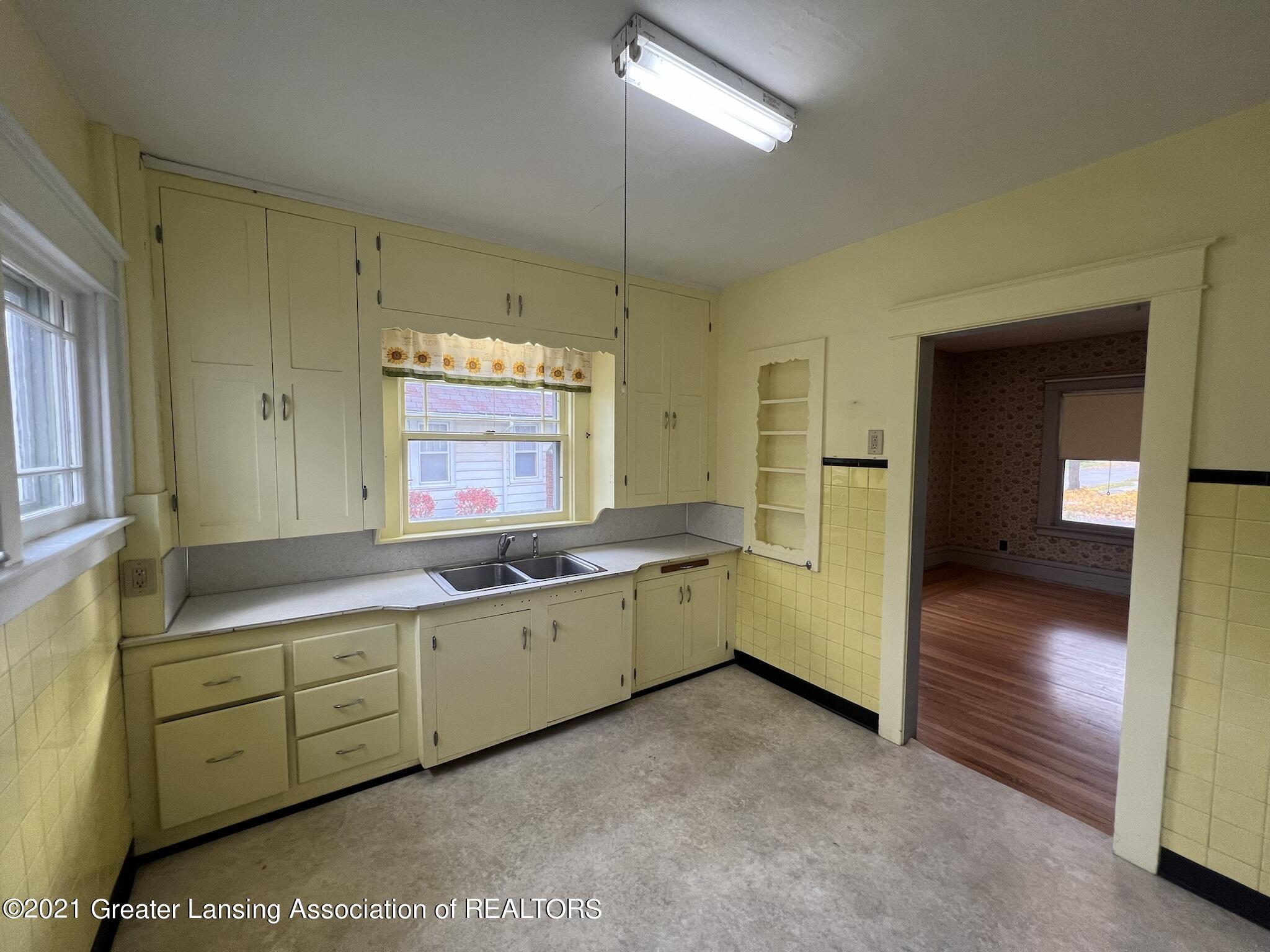 326 Kensington Road Lansing, MI 48910 - Photo 20 of 39 IMG_0735