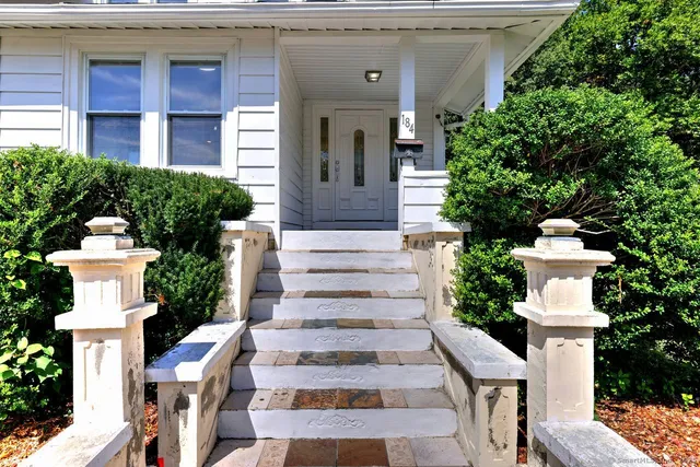 $529,000 | 184 West Avenue, Milford, CT 06461
