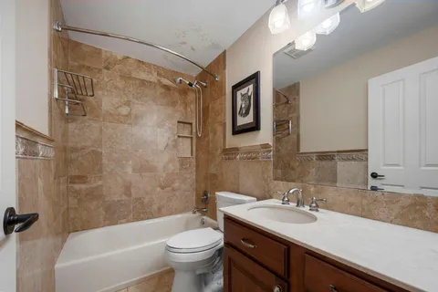 $330,000 | 205 Barry Avenue South, Unit 117, Wayzata, MN 55391