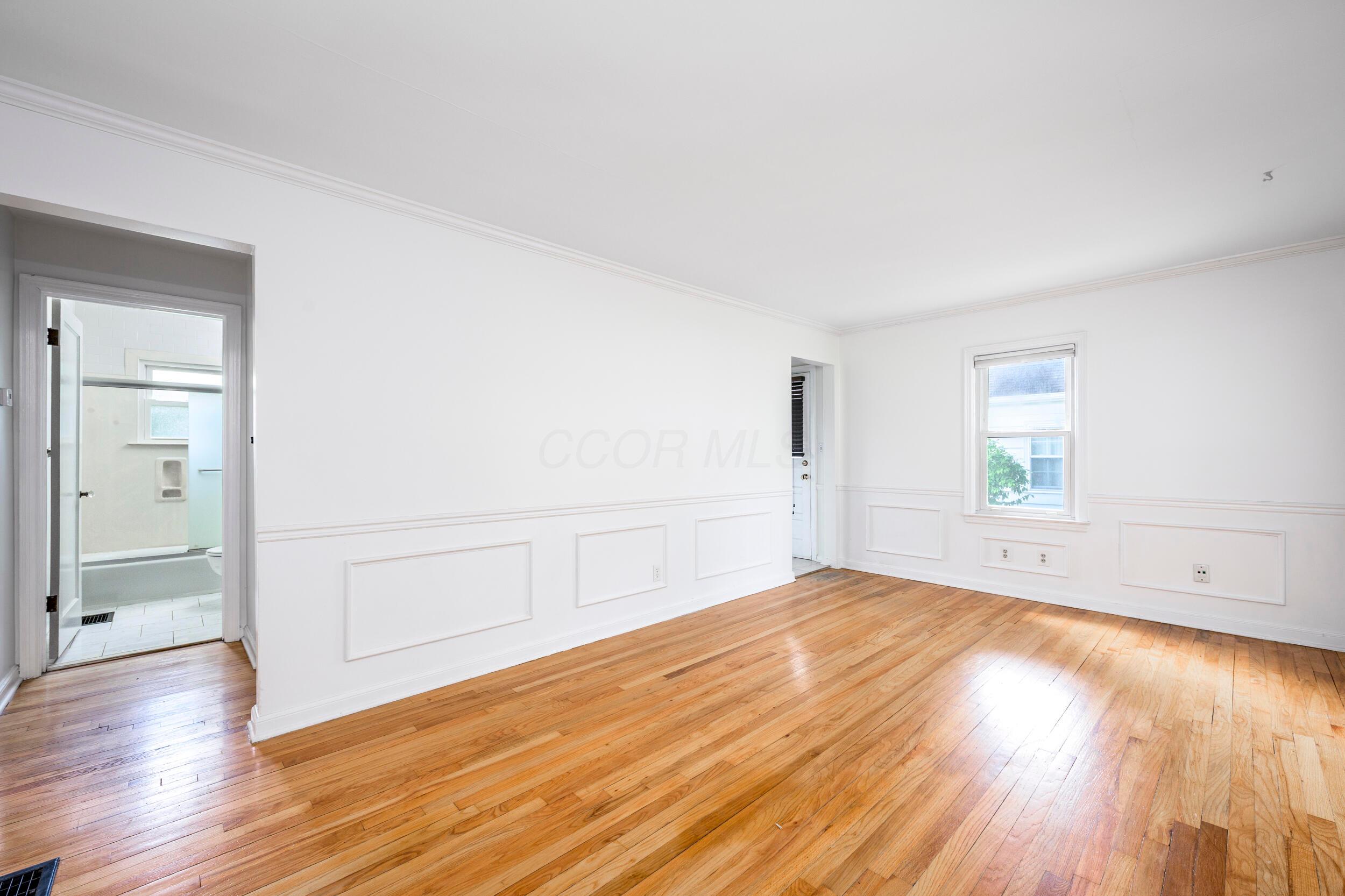 285 East Weisheimer Road Columbus, OH 43214 - Photo 7 of 28