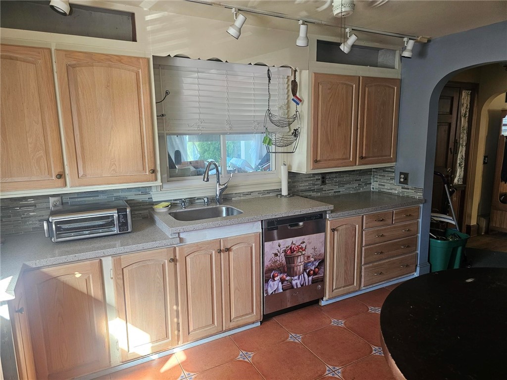 45 Cross Street Westerly, RI 02891 - Photo 6 of 22