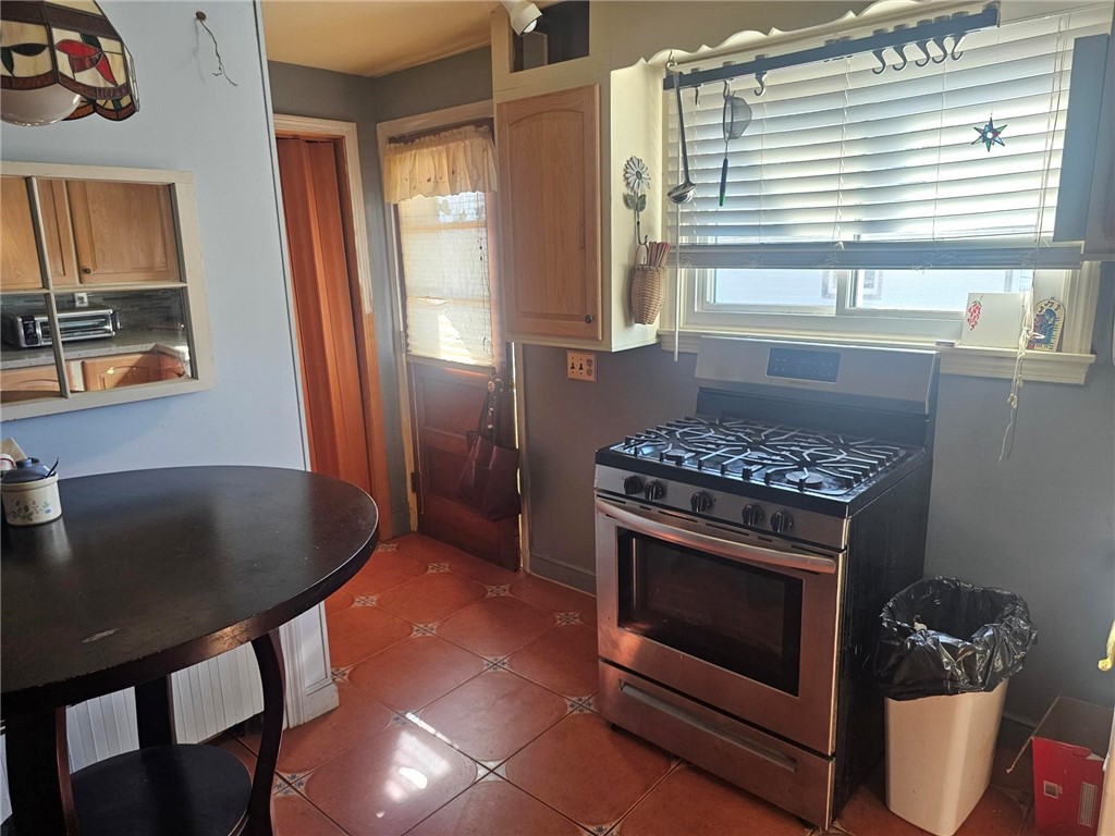 45 Cross Street Westerly, RI 02891 - Photo 7 of 22