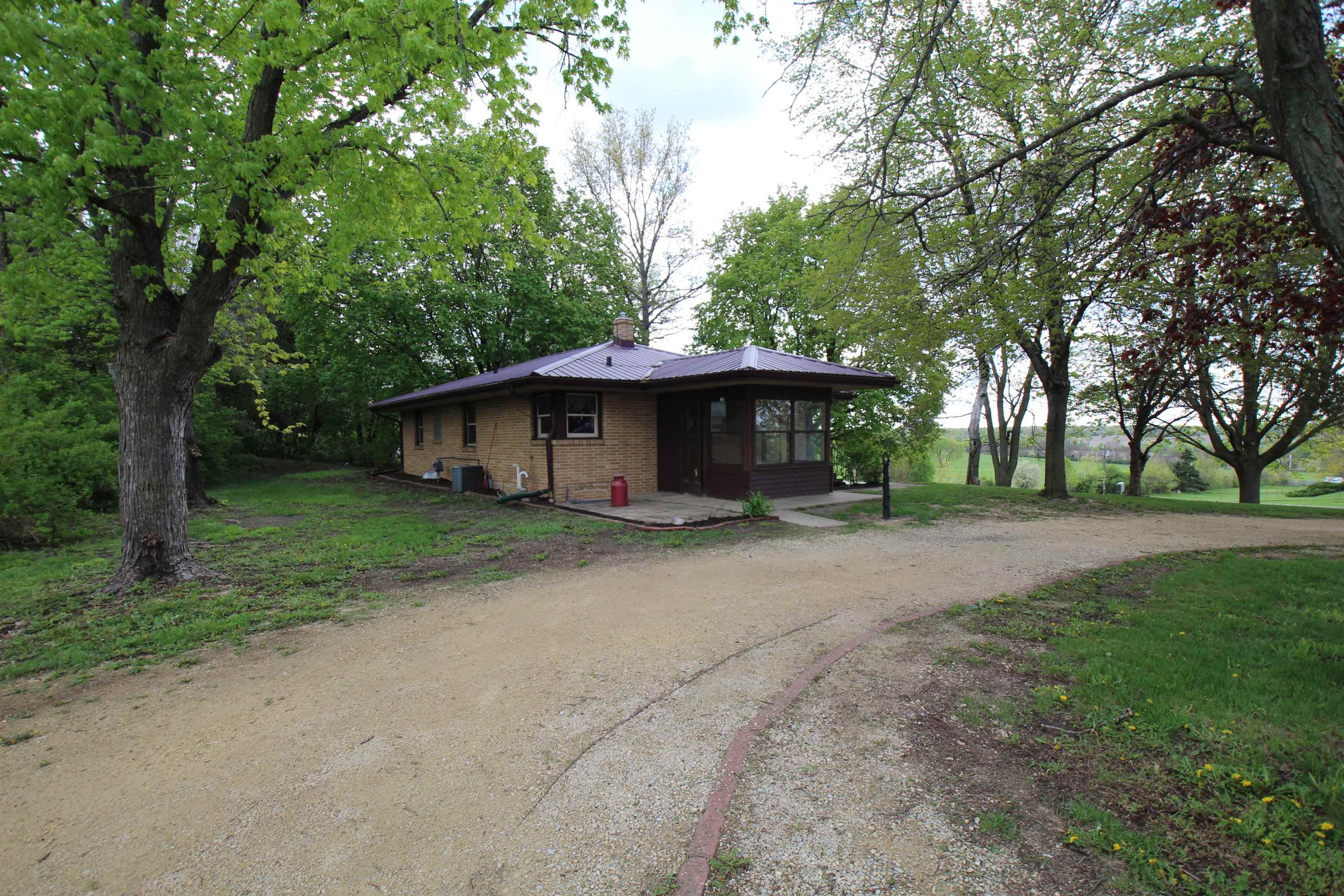 6704 East Rockton Road Roscoe, IL 61073 - Photo 4 of 21 Gallery Image 4