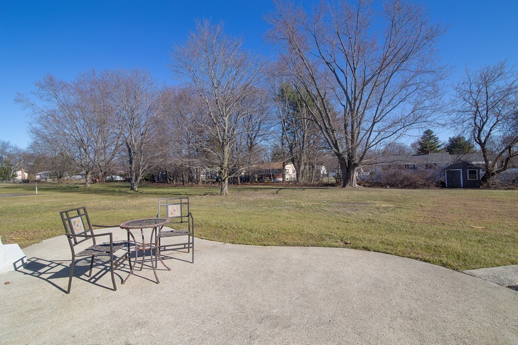 8 Thistle Road Burlington, MA 01803 - Photo 2 of 27