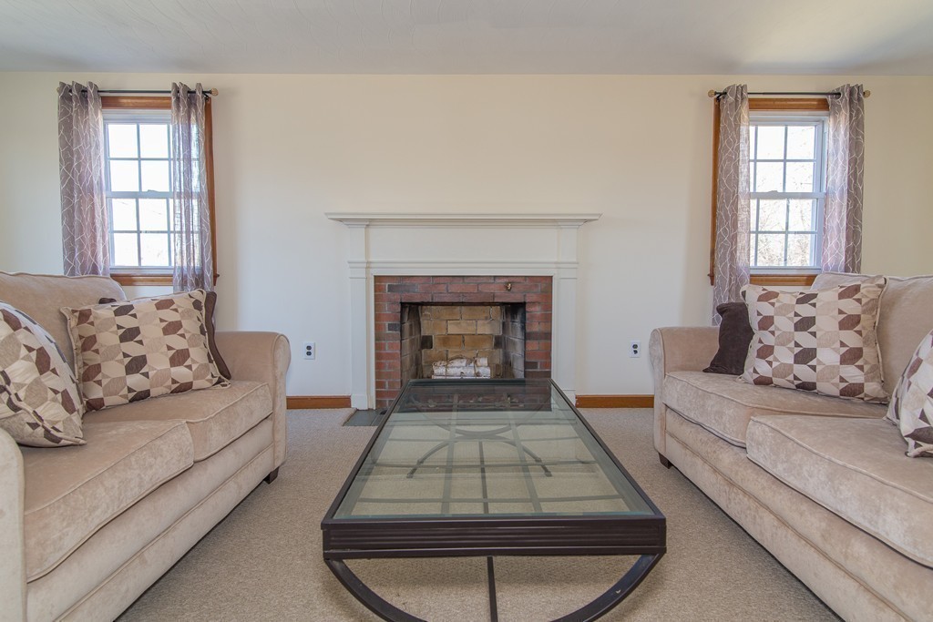 8 Thistle Road Burlington, MA 01803 - Photo 4 of 27