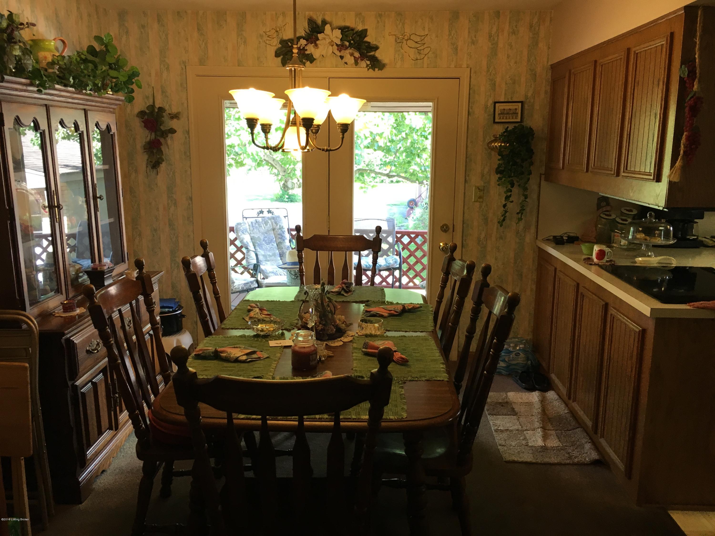 10801 Blue Lick Road Louisville, KY 40229 - Photo 3 of 13 IMG_1661