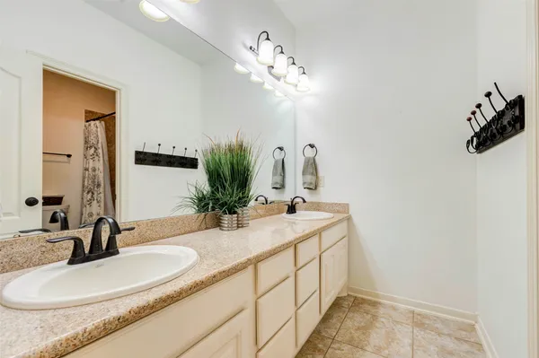 $585,000 | 27511 Cinco Terrace Drive, Katy, TX 77494