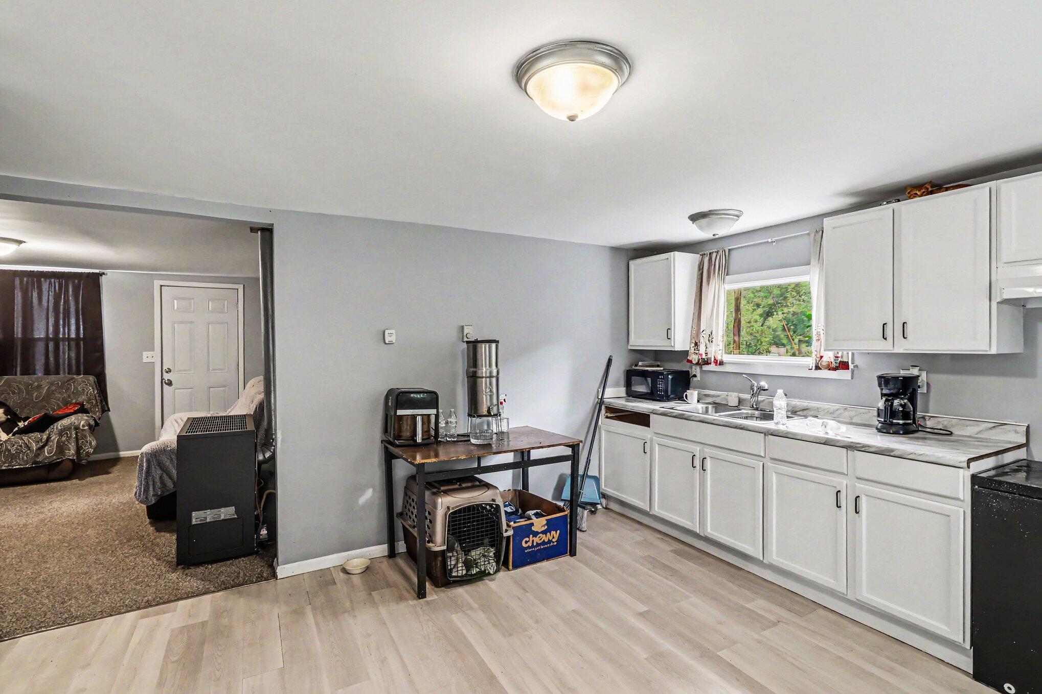 508 Maple Street Decatur, MI 49045 - Photo 6 of 19 006_file_5420