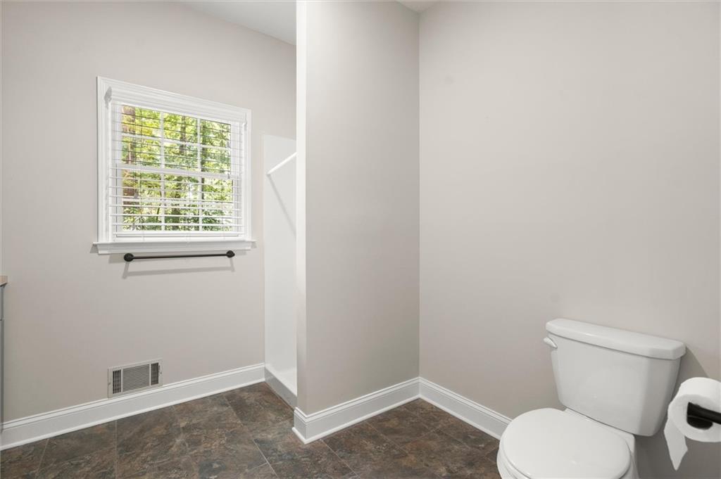 9335 Huntcliff Trace Atlanta, GA 30350 - Photo 42 of 113