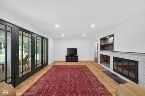 $599,900 | 430 West 64th Street, Indianapolis, IN 46260