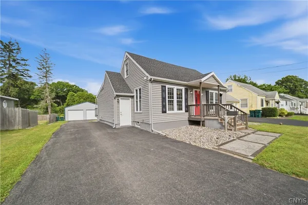 $270,000 | 107 Edden Lane, Clay, NY 13212