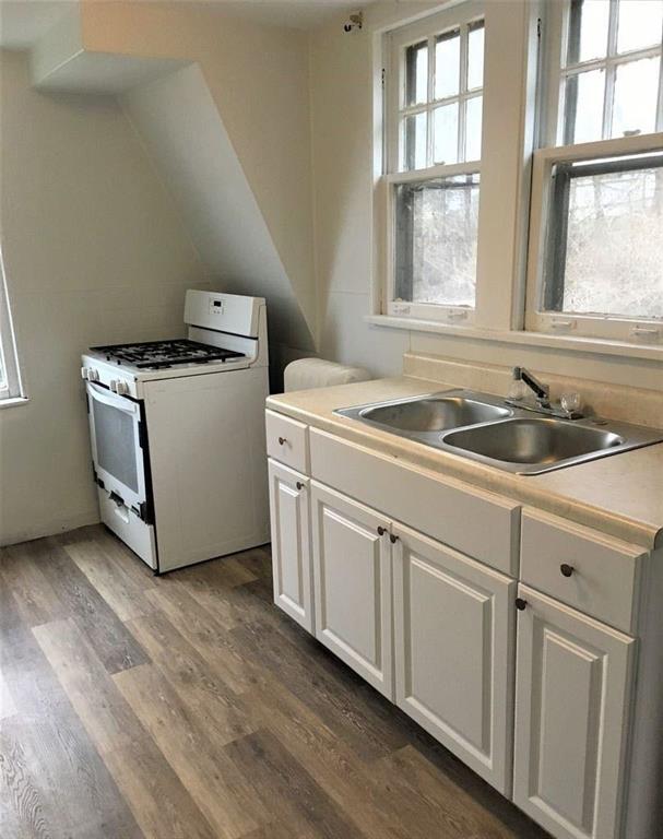 6206 Ira Way Pittsburgh, PA 15217 - Photo 29 of 36 a utility room with dryer and washer