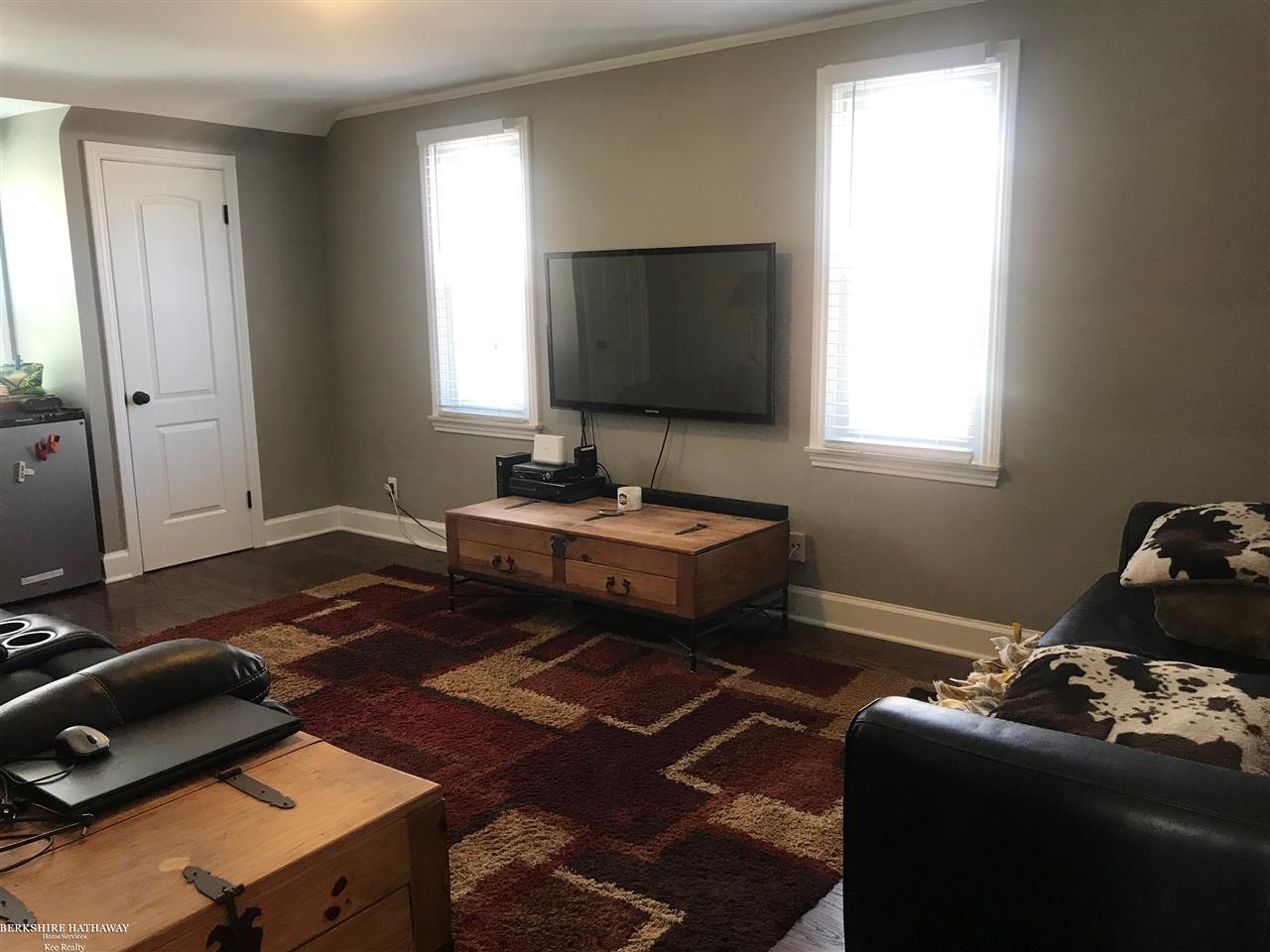 1544 Roslyn Road Grosse Pointe, MI 48236 - Photo 24 of 40 31377939-23.JPG